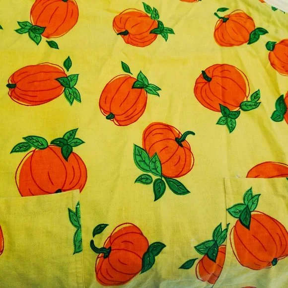 Tag's Retro Kitchen Apron in Bright Yellow Fall & Thanksgiving Kitchen Apron - Picture 8 of 9